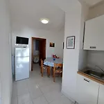 Casa Costa E Manfredi Daire *